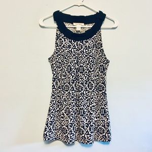 💕White House|Black Market Pattern Scoop Neck Top